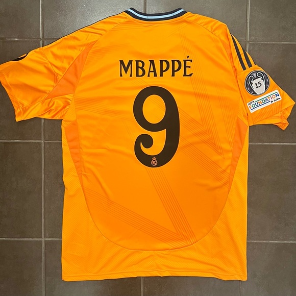 Real Madrid Mbappe Soccer away Jersey - Size 2XL Men Fan Version - Picture 2 of 6